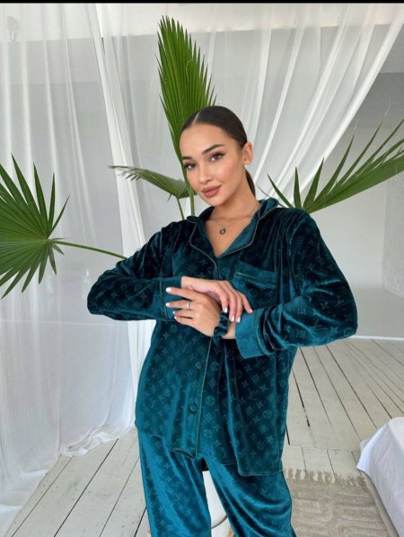 بجامة أزرار LV 💙